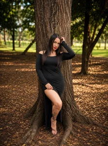 Alice-Lamore Between trees and secrets, nature keeps my best pranks... do you dare?💋💕 รูป  4