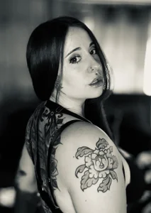 Bluebelltitties Public Immagine  3