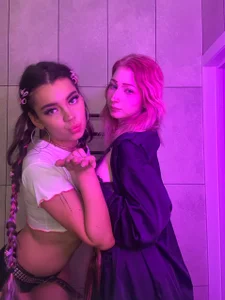 TameshaBetschart we're cool in neon Poză 4