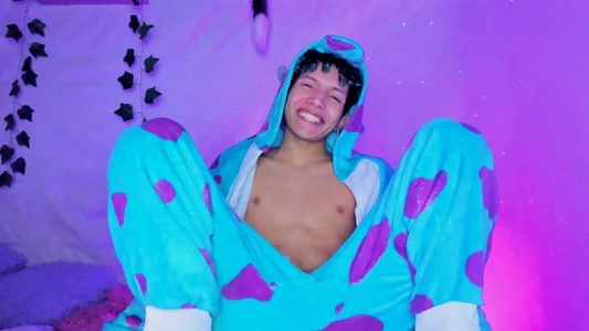 Im_AlejoのPijama party 🎉の枚の写真