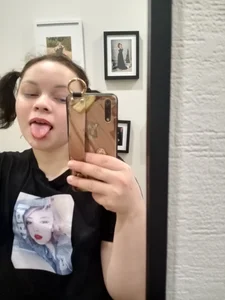 SueNiceeeee You like me Pic