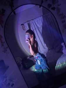 auroraa_velvet Public Pic 4