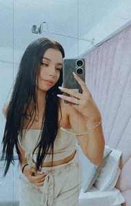 DaisyLane_ Public Pic 3