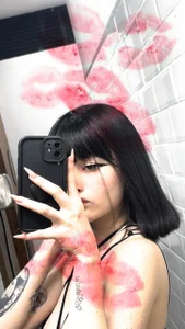 Zoe_Rosse00のGoth girl 🔥の 2枚の写真