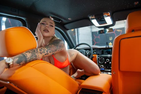 RedLaraa Rolls Royce and a nasty view зображення 6