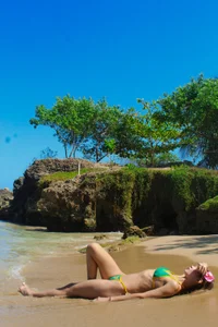 crystal_gilton A sexy woman and a beautiful sea 🌊🏖️ Kuva 8