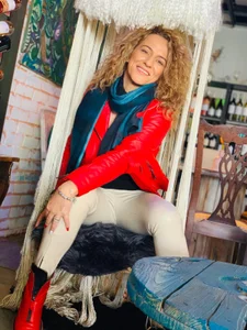 Holliday's Lisboa de CarrieLoveX  2 Imagens