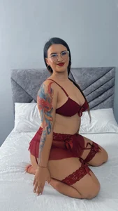 Emma_Giraldo Public صورة واحدة|Emma_Giraldo Public صورتان|Emma_Giraldo Public  2 صور|Emma_Giraldo Public  2 صورة