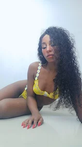 BritneyVega Just getting ready... the best is live😈 Pic 3