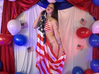 Zdjęcia Eda_Bonne Enjoy this July 4 with your sexy Eda ❤️🤍💙:  6