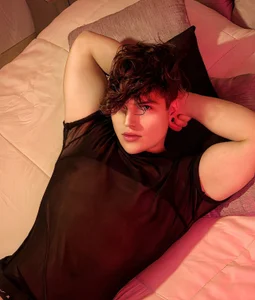 Hornymoan Public Foto 2