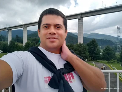 ayhperez Public 사진