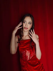 UliaNeer cutie ulia in red💃🏻 slika