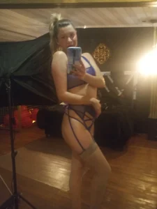 Chanelll_Taylorr_のbeautiful lingerie and srtockingsの枚の写真