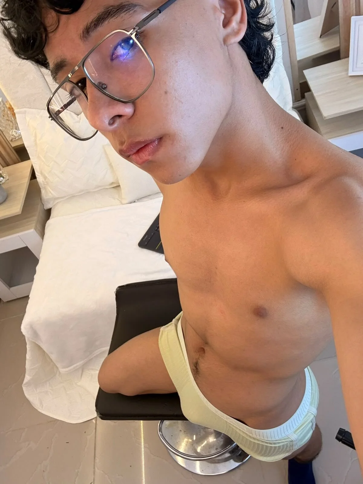 صور Adams__Bobby الرائجة  2193
