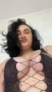 Violet_FisherPublic Bild 2