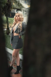 HannaConnor_ c o n f i d e n c e Pic