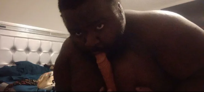 ChristinaChristy Pics of Me Sucking Dildo between my Boobs after I Smacked my Ass 사진 6