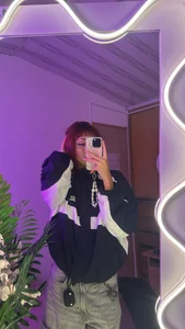 dafnne__hall hello Pic 2