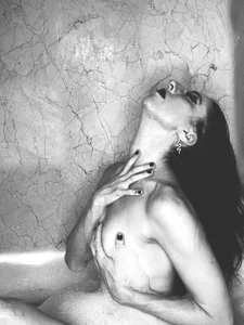 RheaRoxx Public Pic 9