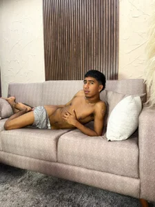Come, lie down with me 😇 od Ender_h0tt  5 snímek
