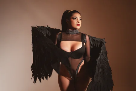 AdeleGray angel or demon 😈 Bilde 7