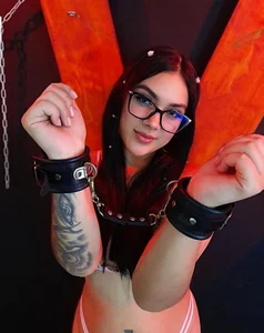 Mia_slavee Public Bilde