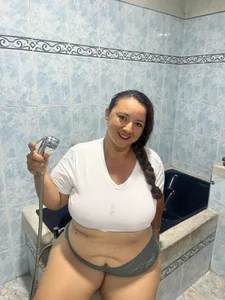 MsGaby_ THURSDAY, APRIL 23 – SPECIAL SHOW: GET ME WET Gambar