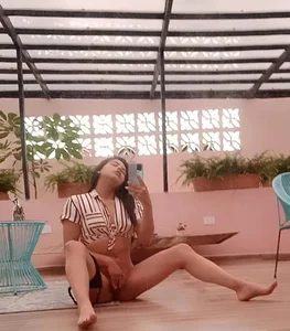 Sophia_wilsonn_ Put your hard, wet tongue right here and only here Foto