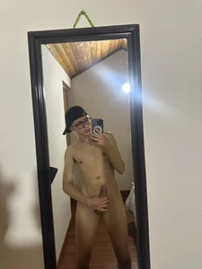 CamiRojas_boy 😈😈😈  4টি ছবি