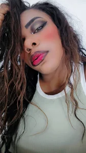 Idiris_big More of me Pic 4