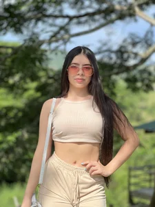 zoe_turnner_18 Warm day☀️ টি ছবি