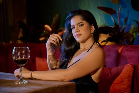 Martina-Roberts Get addicted to me 💋 Pic 3