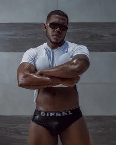 benjamincol: Public ( 2 фото)