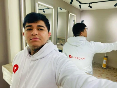 Strip_Chat_Col Public Immagine  3