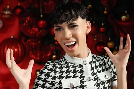 GeorginaCute_: Merry Christmas 2025 ( 6 фото)