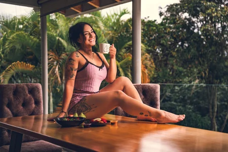 EMMAHILL1: Shall we have breakfast together?💜🥞☕ ( 7 фото)