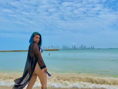 AzulSuccubus: My favorite place is the beach ( 4 фото)