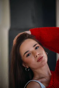 May_Bloom Does red suit my face? Pic 2