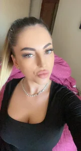 YourGirlNextDoor od Glamorous_Kay  snímek