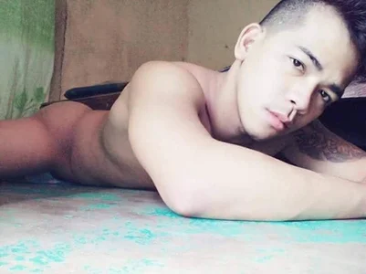 HotAsianron Me Foto