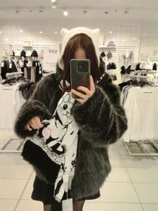 crystal_lilith in the mirror Pic 2