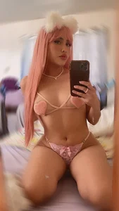 LunaAurora3 kullanıcısının 🩷Pink Hair🩷 albümü -  2 fotoğraf