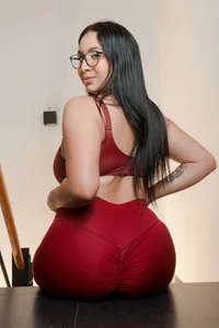 SophieSerrat Red outfit 💖 Pic 3