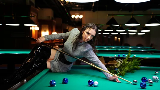 AliceAtkins 🌲🍊🎱 Poză 3