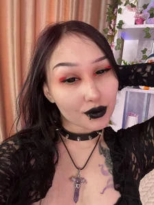 Zdjęcia ThoraHaring Pale Skin, Dark Heart:  4