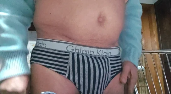 jhonschen's Lo misuro....ma è moscio..... Sex Photo 5