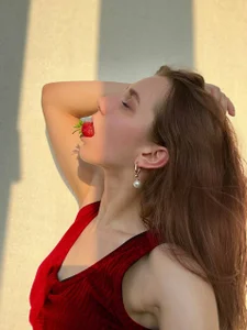 PetraHambelton sexy style Pic 5