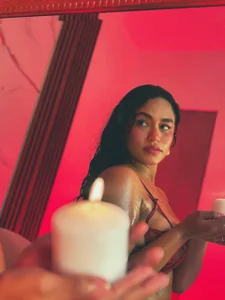 Ninalune: I WANNA BURN 🕯️ ( 2 фото)