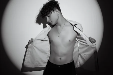 Nathan_Bluee color or white and black 사진 5